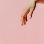 Разогревающее массажное масло Bijoux Indiscrets Light My Fire, Srawberry Bubble Gum 100 мл