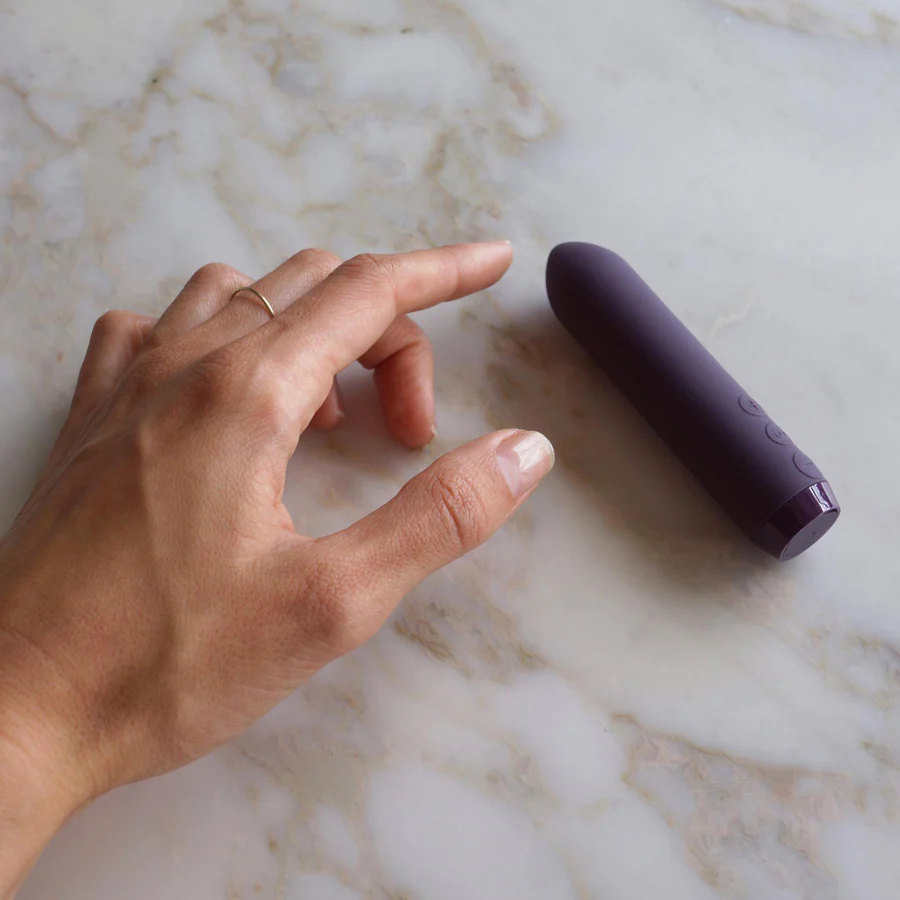  Вибропуля с насадкой для пальца Je Joue Classic Bullet Vibrator Violet